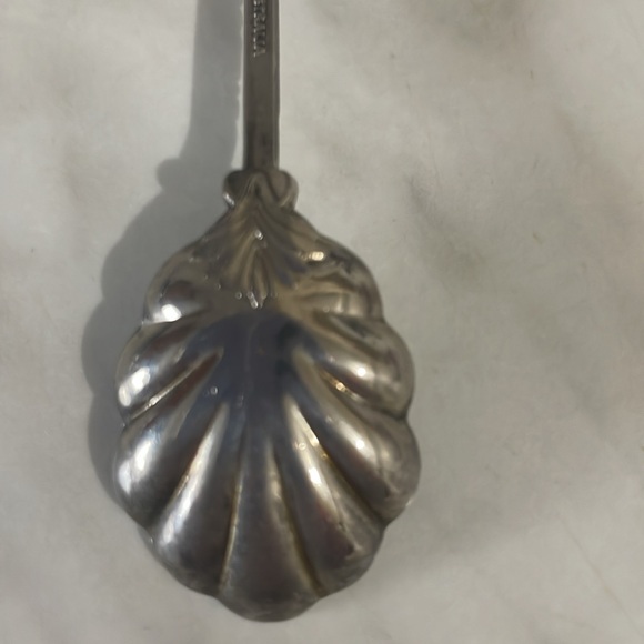 Vintage Canada’s Wonderland Silver Plated Spoon - Picture 7 of 7